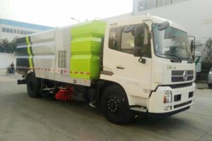 夏季扫路车关于节温器的3大养护技巧