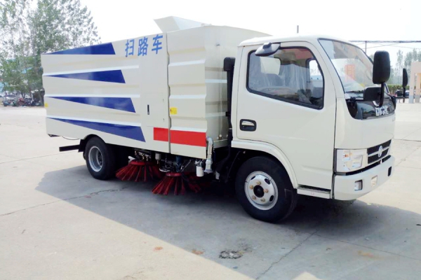 专用车道路清扫车刹车片多久换一次才安全