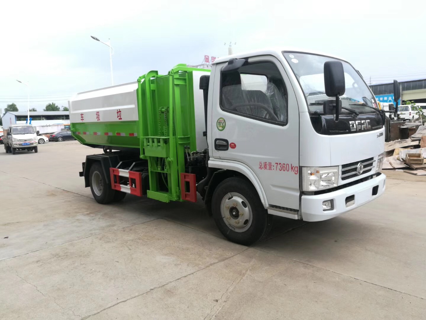 东风小多利卡挂桶式垃圾车,东风小多利卡自装卸式垃圾车图片