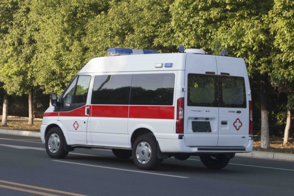 江铃福特新世代V348救护车