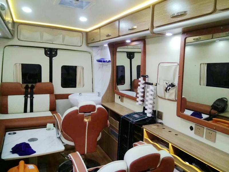 移动美发理发房车图片