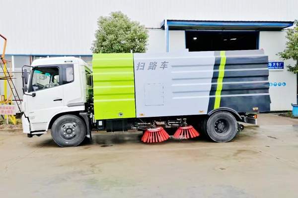 东风天锦扫路车