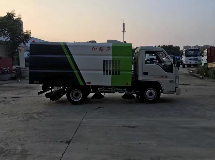 福田小型扫路车 CLW5042TSLB5型扫路车