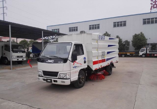 江铃顺达扫路车