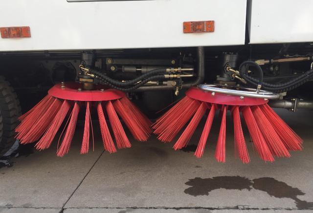 东风小多利卡扫地车清扫系统扫刷