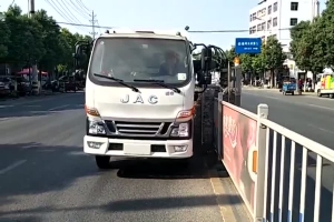 江淮小型城市护栏清洗车视频