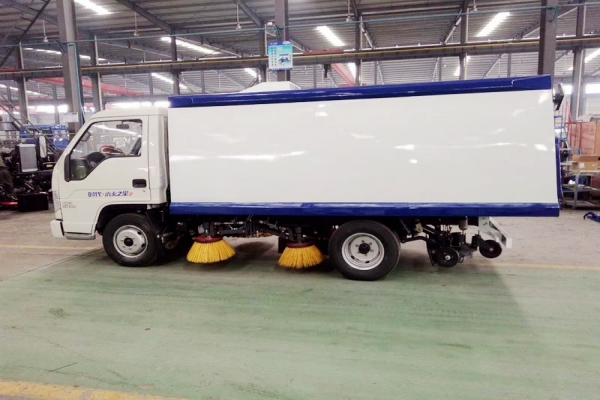 福田环卫扫路车规格