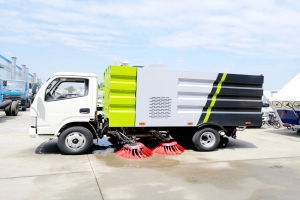 东风平头小型扫路车