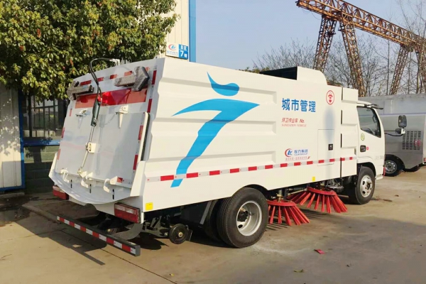 小型东风扫路车多少钱