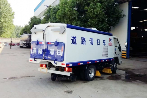 福田道路清扫车牌子
