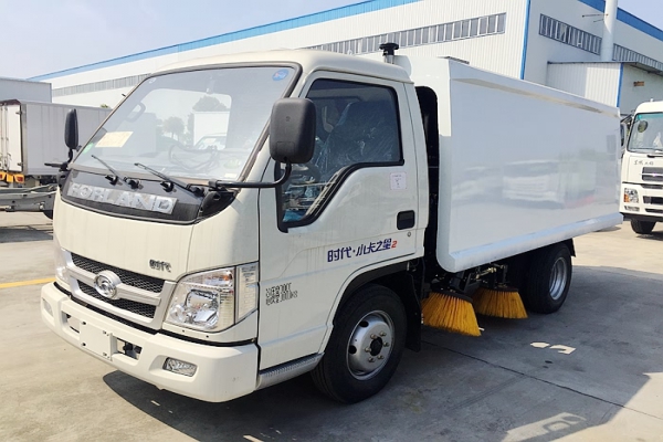 福田机动扫地车照片