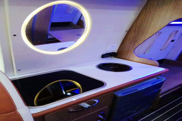 福特新世代长轴高顶B型房车