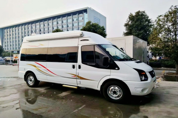 福特新世代长轴高顶B型房车