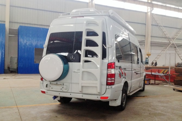奔驰凌特商务房车厂家