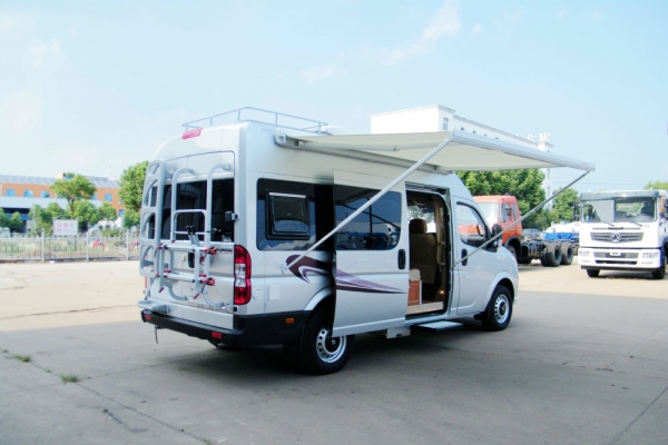 东风御风短轴中顶B型房车遮阳棚展开图片