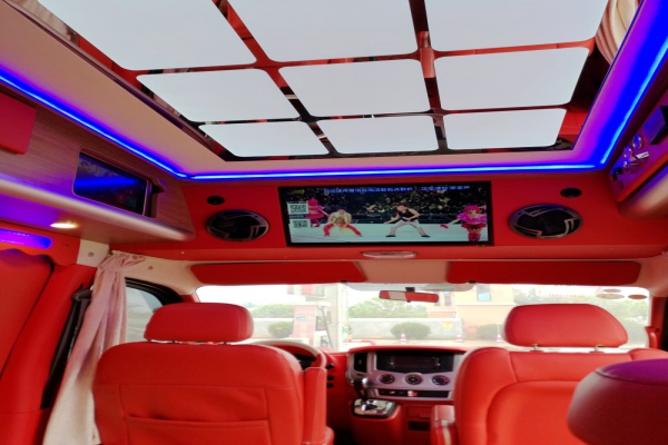 东风御风短轴中顶B型商务房车娱乐系统