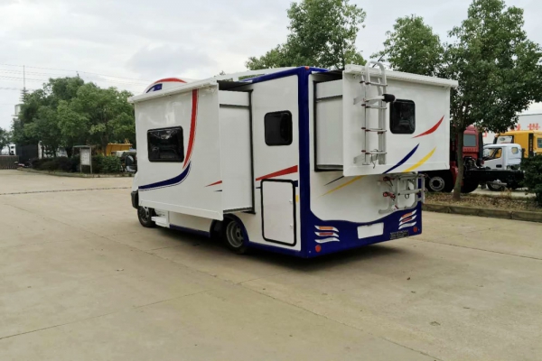 依维柯欧胜C型房车(选装双拓展仓)图片