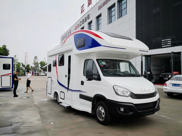 依维柯欧胜C型房车(选装拓展仓)