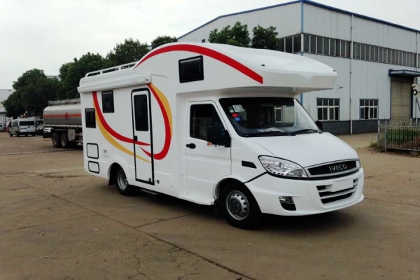 依维柯宝迪C型房车图片
