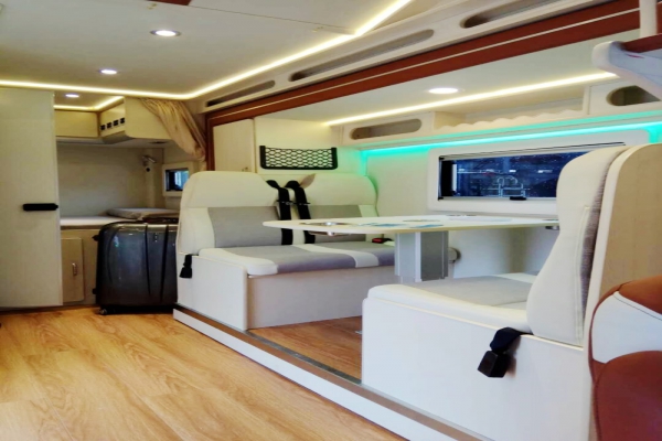 依维柯宝迪C型房车内部结构图片