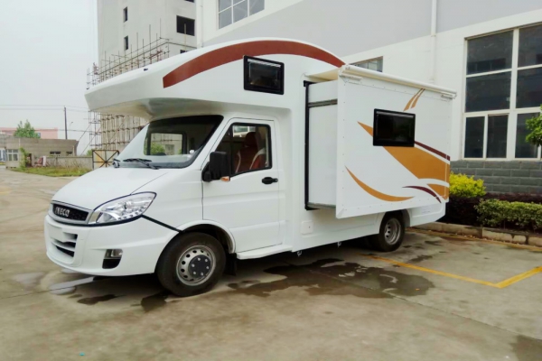 依维柯宝迪C型房车选装单拓展仓图片