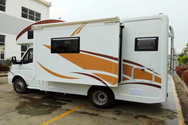 依维柯宝迪C型房车选装单拓展仓图片