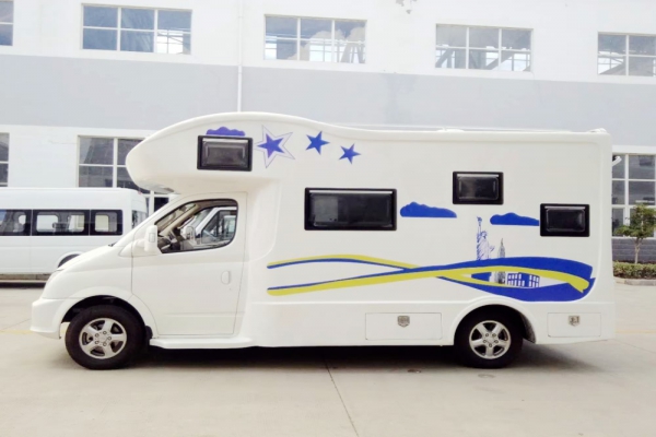 上汽大通V80C型房车图片