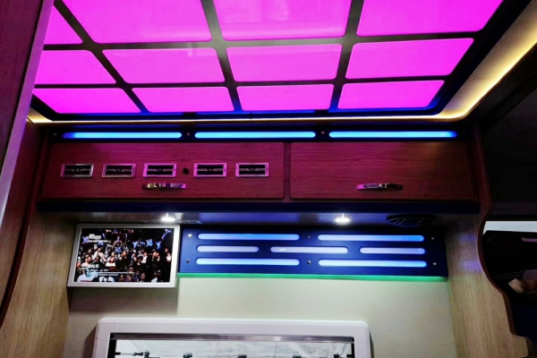 上汽大通V80C型房车高端定制图片