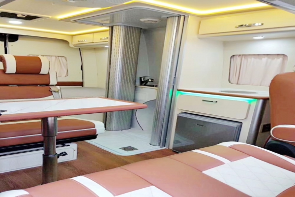 上汽大通V80短轴中顶B型房车内饰一览图