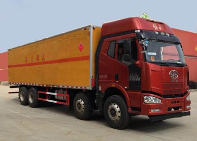 易燃液体厢式运输车CLW5320XRYC5