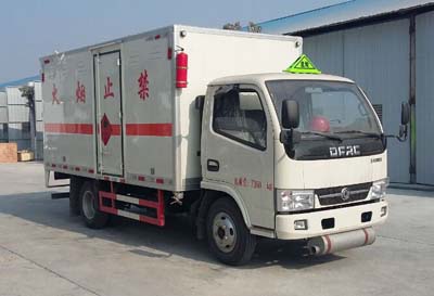 易燃液体厢式运输车CLW5075XRY5