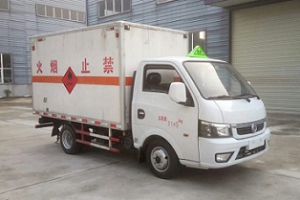 易燃液体厢式运输车CLW5035XRYE5