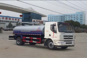 吸粪车CLW5180GXEL5