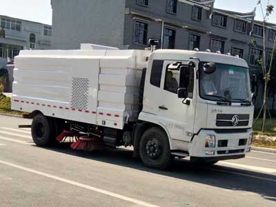 扫路车CLW5180TSLD5