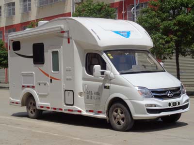 旅居车CLW5049XLJS5