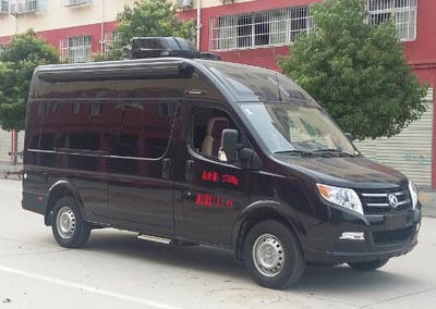 旅居车CLW5048XLJ5