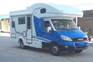 旅居车CLW5042XLJN5