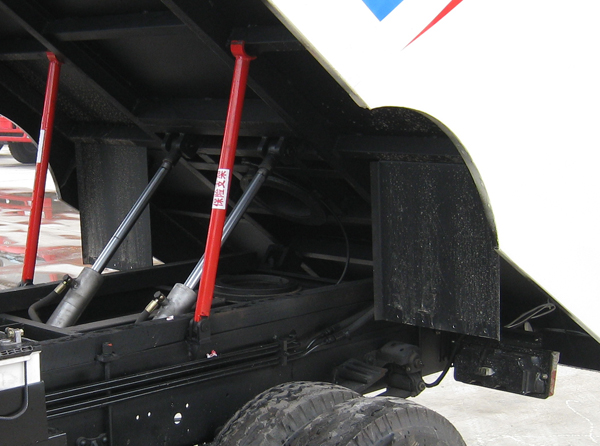 吸尘车安全支撑杆