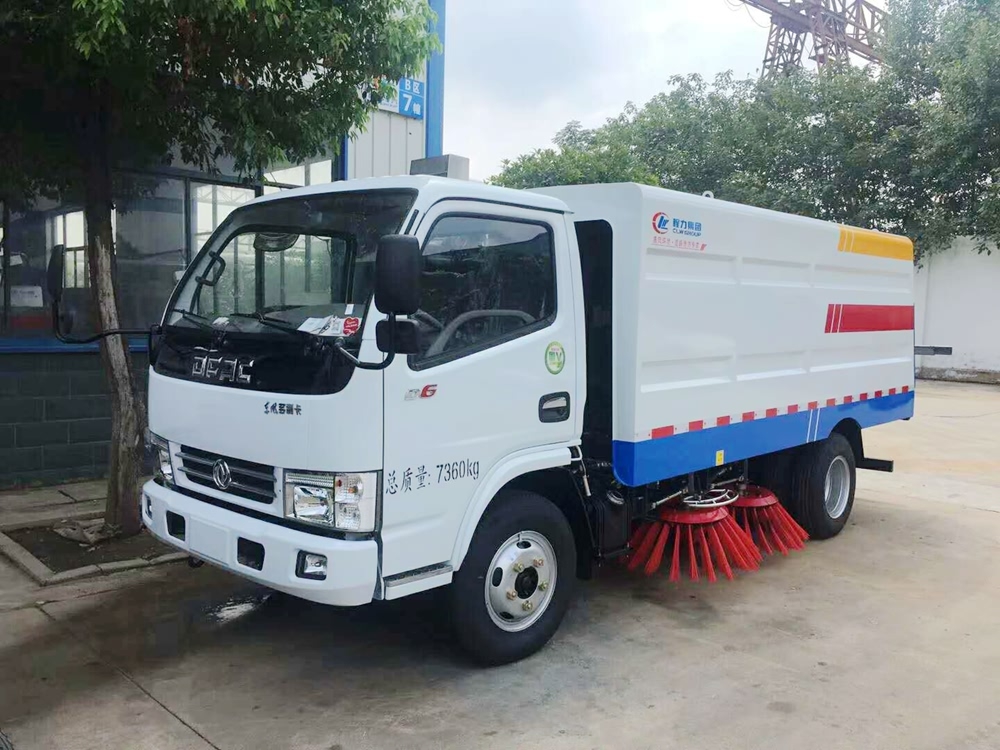小型东风马路清扫车