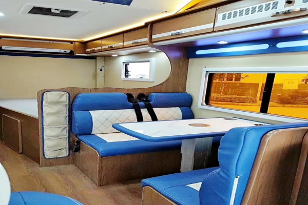 依维柯欧胜C型房车座椅布局图片