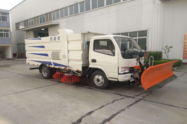 东风福瑞卡马路扫路车 东风福瑞卡马路扫路车