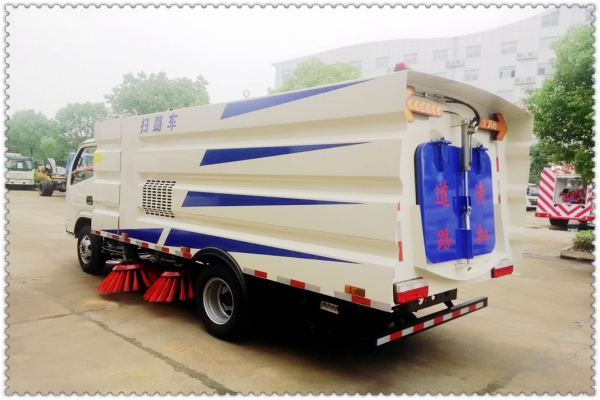 东风多利卡工业扫地车 东风多利卡工业扫地车