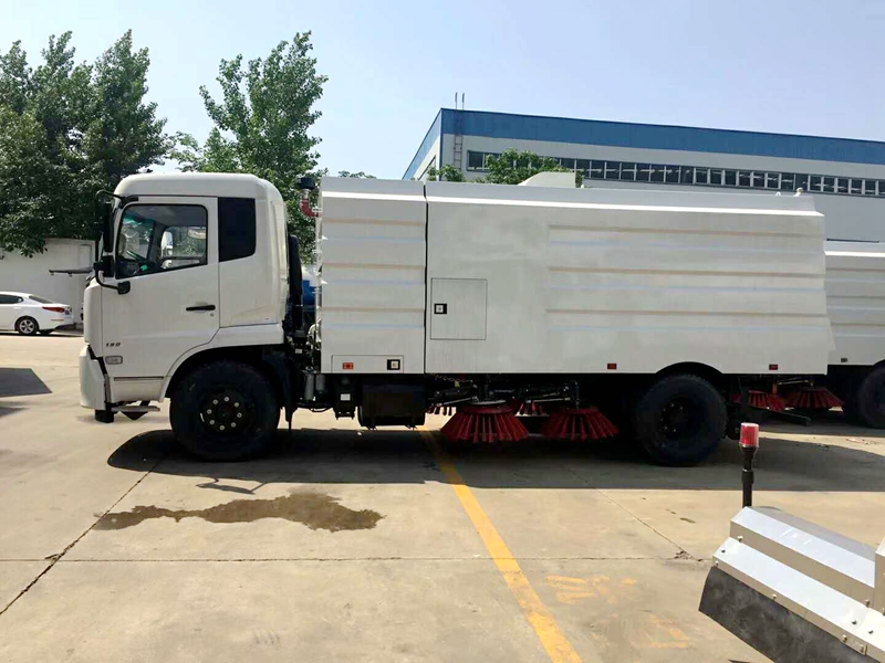 东风天锦道路清扫车