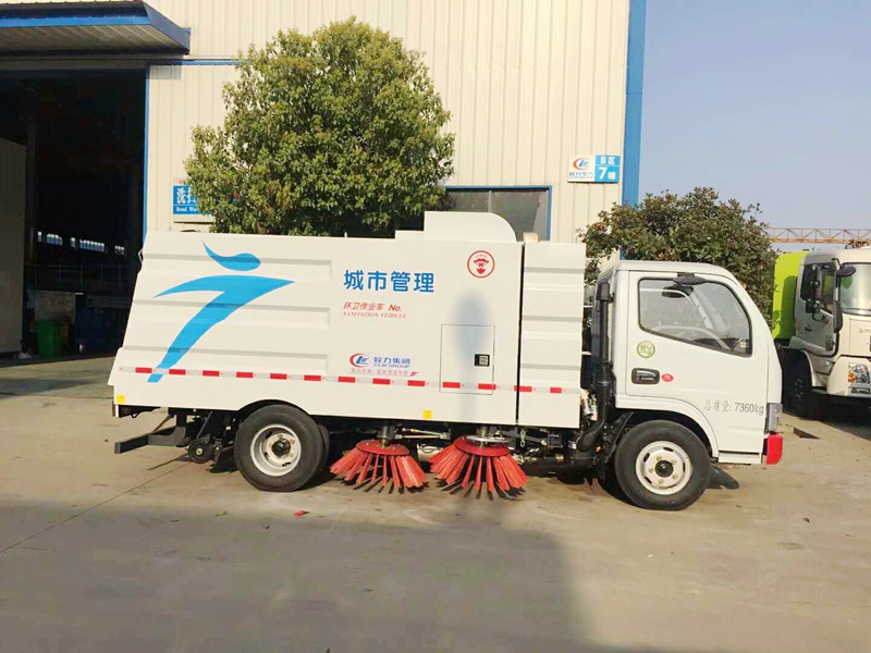 多功能扫地除雪车