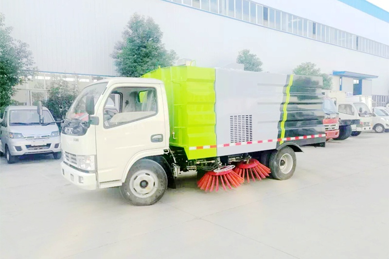 多功能扫地除雪车