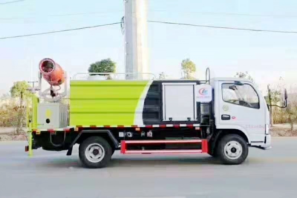 东风小多利卡抑尘车(方形厢体4.5立方、30米雾炮机)