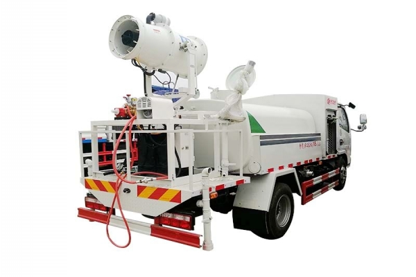 东风小多利卡雾炮车(圆弧罐体3立方、30米喷雾机)