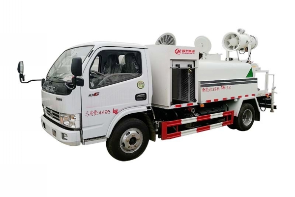 东风小多利卡雾炮车(圆弧罐体3立方、30米喷雾机)