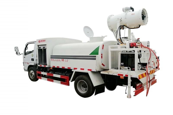 东风小多利卡雾炮车(圆弧罐体3立方、30米喷雾机)