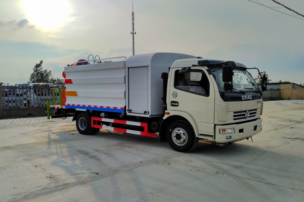 东风大多利卡抑尘车(方形6.5吨、30-50米雾炮、单排驾驶室)